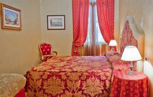 Odoni Aparthotel